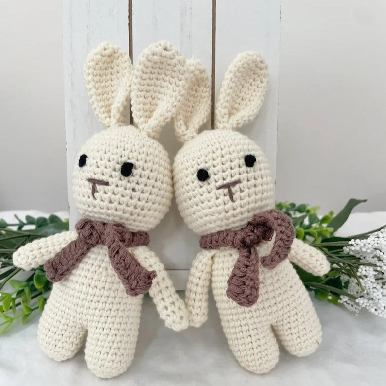 CREAM CROCHET BUNNY