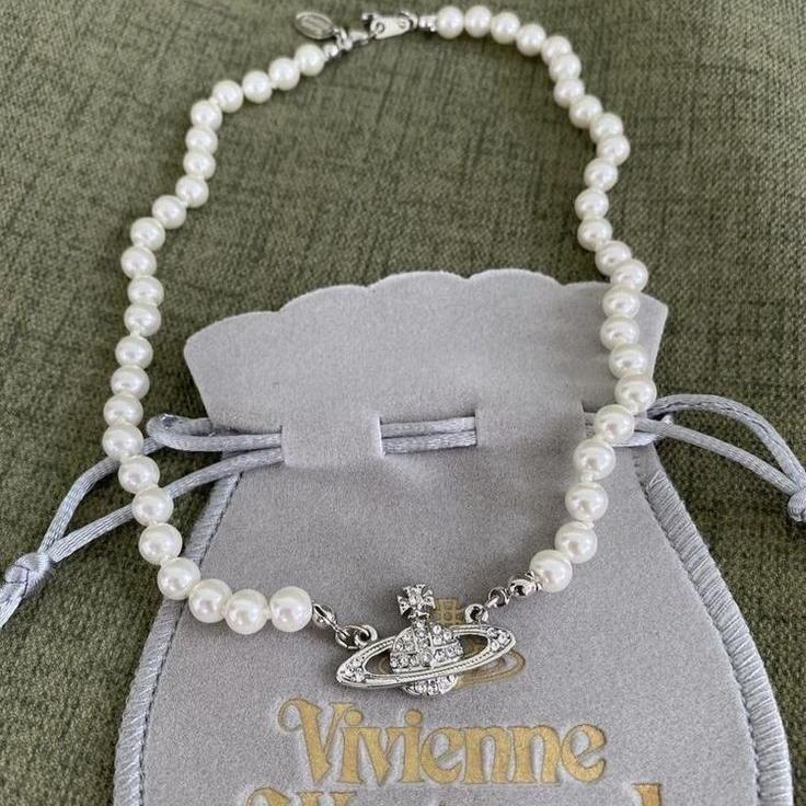 PEARL VIVIENNE WESTWOOD NECKLACE