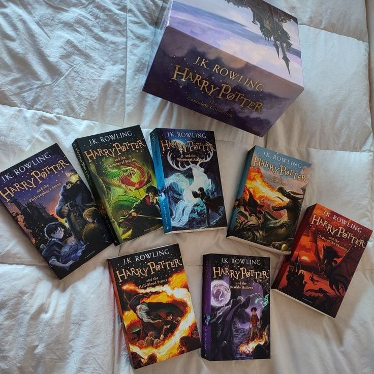 HARRY POTTER BOOK COLLECTION