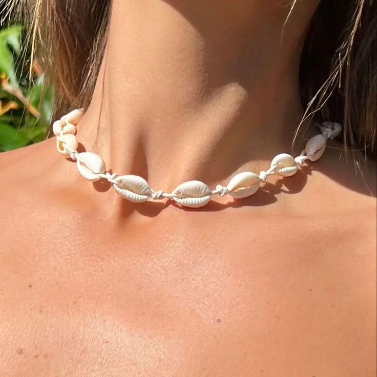 SHELL CHOKER